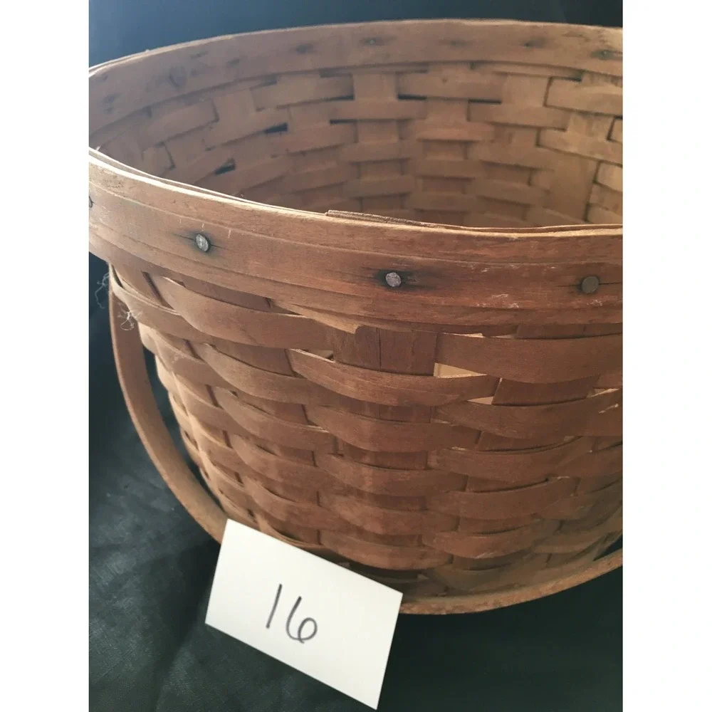 Longaberger 1986 Vintage country apple basket, collectible Made in USA